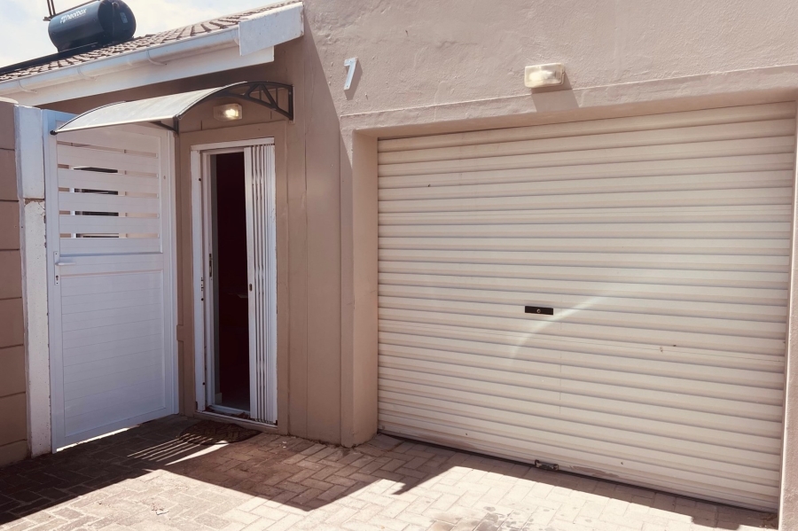 To Let 2 Bedroom Property for Rent in Bernadino Heights Western Cape